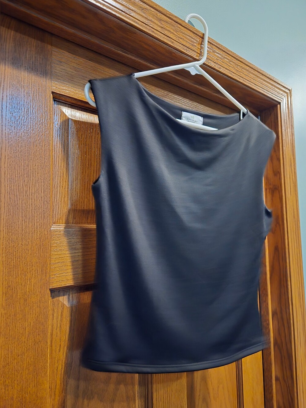 Classic Black Boatneck Sleeveless Tank Top - Picture 7 of 9